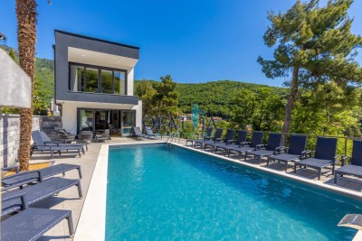 Opatija-Mošćenička draga dvojna villa sa bazenom 202 m2