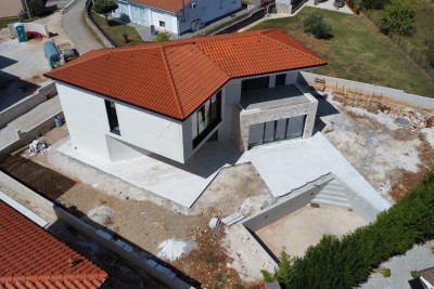 Luksuzna, moderna hiša z bazenom v izgradnji, Poreč!