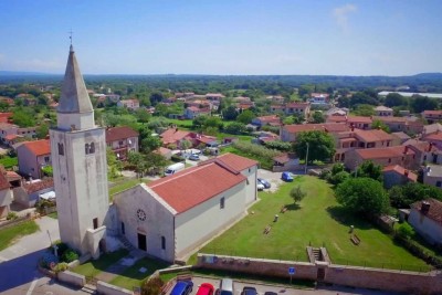 Građevinsko zemljišče v središču Šišana!