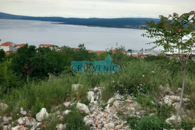 CRIKVENICA - Građevinsko zemljište 676m2 - 700m od mora