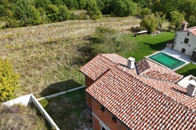Istrien, Pićan – Baugrundstück, 534 m², Bauantrag bereits eingereicht