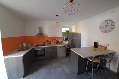 Opatija strogi centar stan 2S+DB, 100 m2, prizemlje