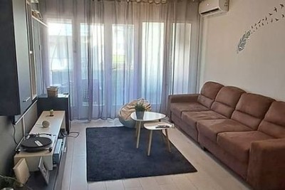 A 2-room apartment in Pula is for sale