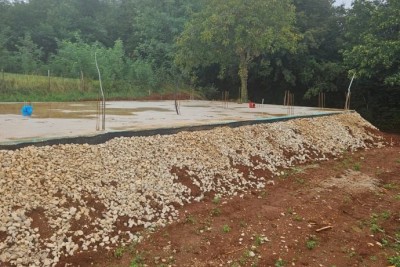 Vendita - terreno edificabile con permesso e costruzione avviata, vicinanza a Barbana!