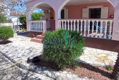 Kuća Vir-Southside 2 apartmana i veliko zemljište