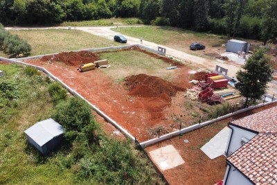 Terreno, concessione edilizia per due villette bifamiliari