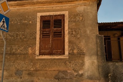 ISTRA, PULA - Haus zur Anpassung im Stadtzentrum