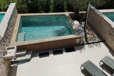 Modern House with Swimming Pool, 50 m from the Sea, Umag