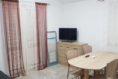 Prodaja večjega stanovanja z vrtom, Tar, Vabriga!