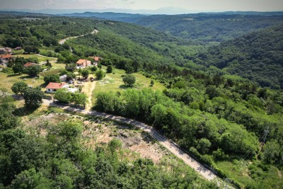 Prodaja građevinskog zemljišta, blizina centra Tinjana!