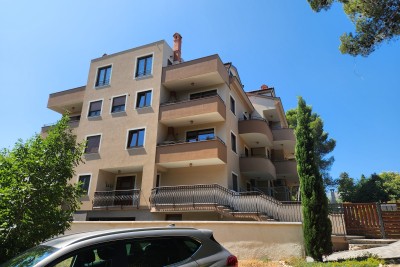 Appartamento con 2 camere da letto e 2 balconi a Premantura vicino al mare