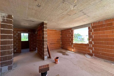 Nov projekt, Barbariga! Apartma z vrtom in parkiriščem, 500 m od morja