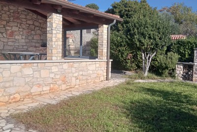 Proximity to the city of Umag. Duplex house for sale, 123.65 m² right on the seafront, 10 meters from the sea.
