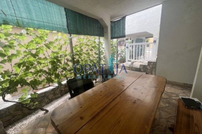 Vir - Haus mit 2 Apartments 400m zum Meer