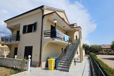 Prodaje se samostojeća kuća, 165 m2, Poreč