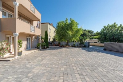 Medulin , samostojeća kuća sa 5 apartmana. Blizina Pošesa.
