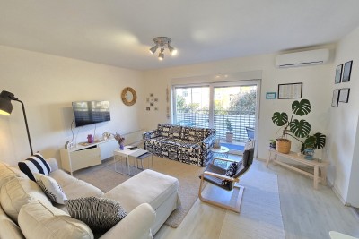 Družinski stan nedaleč od centra Pule!