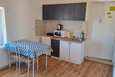 PULA – Investitionswohnung im Zentrum, aufgeteilt in 3 komplett ausgestattete Studio-Apartments