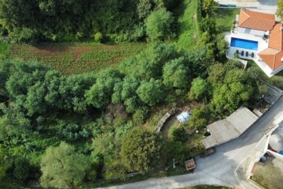 Sale of a large construction property with a legalized building, Marčana!