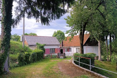 Ogulin - 97 m² ground floor house with orchard and auxiliary buildings, 1,871 m² plot