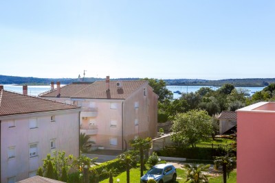 Samostojna hiša z apartmaji! Medulin!