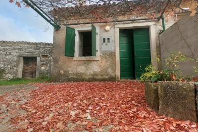 Rakalj, Steinhaus mit 1.920 m² Bauland