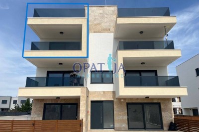 Privlaka - ekskluzivni S-201 apartma, strešna terasa 150m od plaže