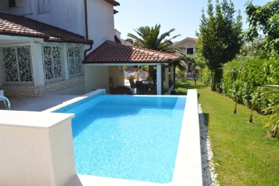 VILLA IN PJEŠČANA ONLY 100 M FROM THE SEA!!