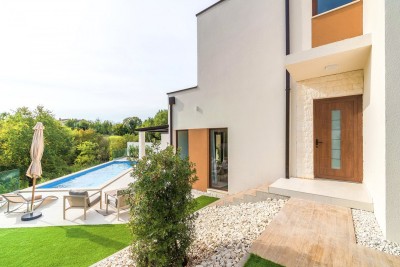 Modern twin house with a pool in the quiet Svetvinčenat, ideal for vacation or rental!
