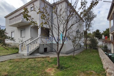 Starigrad, Haus, Keller und Garten , 50m zum Meer