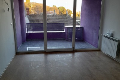 PULA – KOMPLETNO RENOVIRAN STAN 83,37 m² S GARAŽNIM PARKIRNIM MJESTOM I SPREMIŠTEM