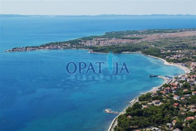 Vir, kuća 2 apartmana južna strana u blizini plaže Pedinka