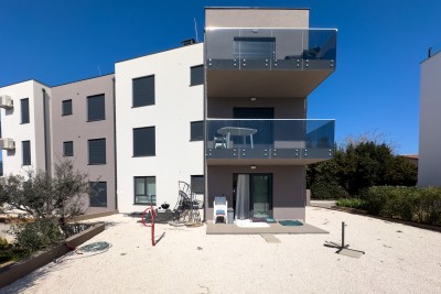 New apartment with a large garden in Medulin!