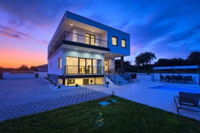 Fažana! Beautiful villa with a pool.
