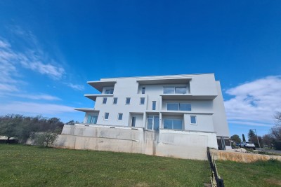 Umag! Lovrečica – novogradnja na odlični lokaciji.