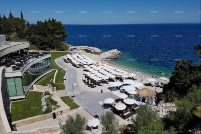 UMAG! Luksuzni resort s krovnim infinity bazenom!