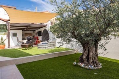 Wir verkaufen eine wunderschöne Villa in Rovinj.