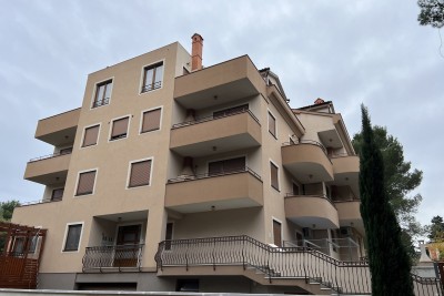 Apartma z 2 spalnicama in 2 balkonoma v Premanturi blizu morja