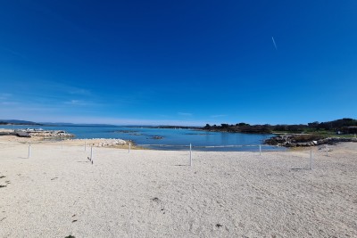 Ližnjan! Građevinska parcela !