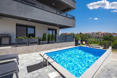 Prodaje se predivna vila, 300 m2, 150 m od mora u Medulinu!