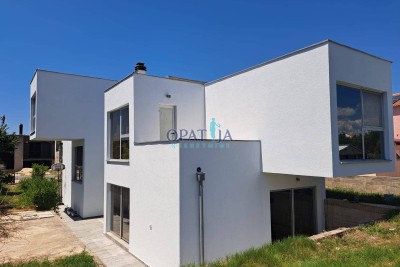 Zadar - Elegantna kuća sa stilom - vrt - terasa - na mirnoj lokaciji