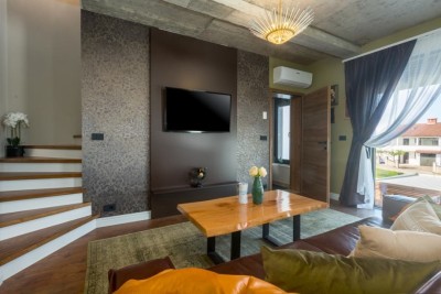 POREČ, Žbandaj – moderne Wohnung mit Dachterrasse und Jacuzzi