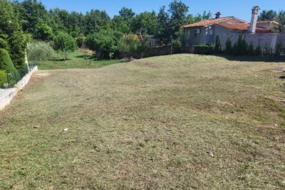 Nova Vas – Gradbena parcela 918 m² s projektom in dovoljenjem