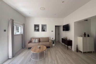 Labin – Hiša s 3 apartmaji, 220 m², zemljišče 700 m², odlična naložba