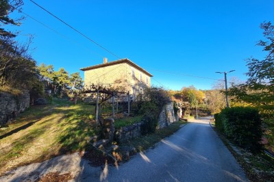 Prodajemo staru Istarsku kamenu kuću sa pogledom na Grožnjan.