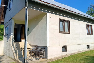 Ogulin - lesena hiša, obdana z naravo, v osrčju Ogulinskega Zagorja