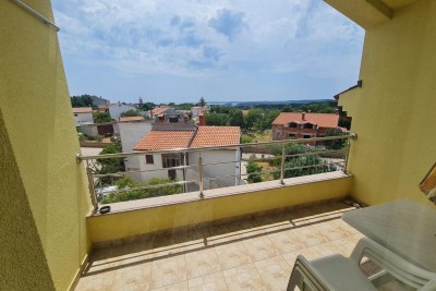 A fully furnished, nicely decorated apartment with a view of the sea, Ližnjan!