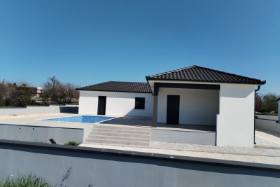 Marčana, kuća 125 m² s bazenom. Novogradnja.