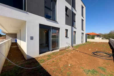 Mukalba. Medolino. Appartamento in un nuovo edificio con la propria piscina