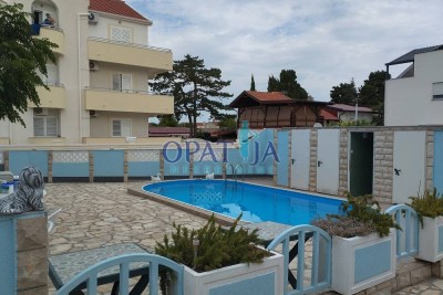 INVESTITIONSMÖGLICHKEIT HOTEL IN SABUNIKE, 200 M VOM MEER ENTFERNT